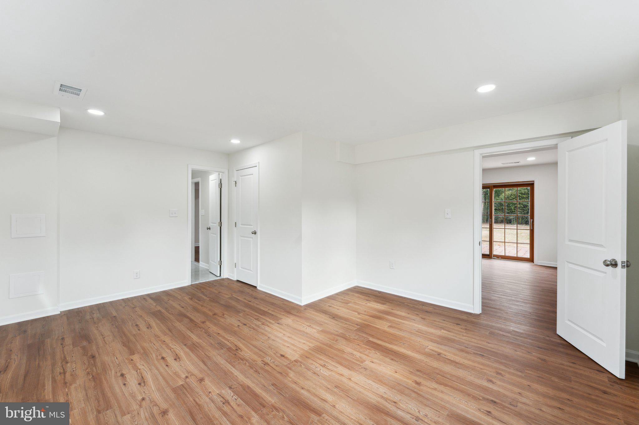 2109 Carrhill Road Vienna, VA 22181 - Photo 44 of 58 Gallery Image 44