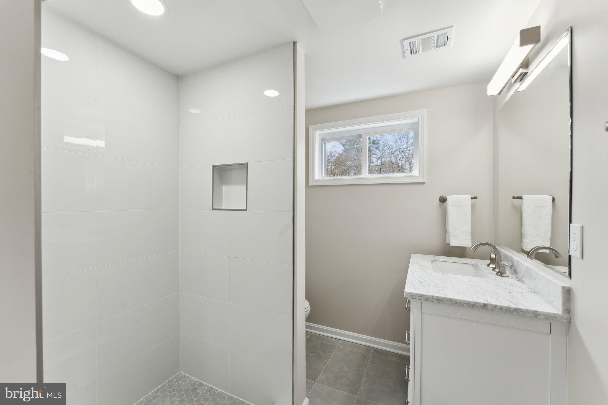 2109 Carrhill Road Vienna, VA 22181 - Photo 46 of 58 Gallery Image 46