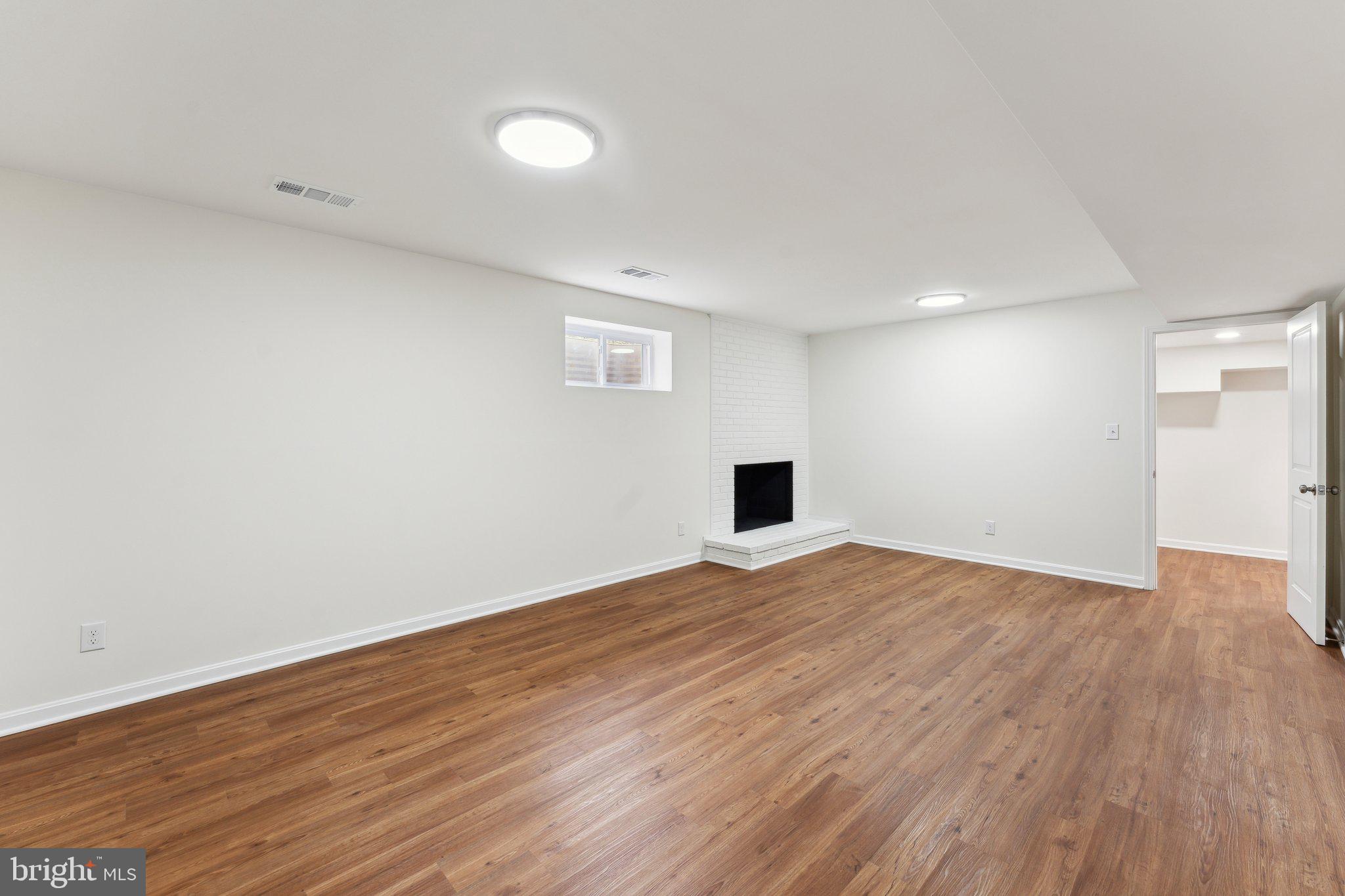 2109 Carrhill Road Vienna, VA 22181 - Photo 51 of 58 Gallery Image 51