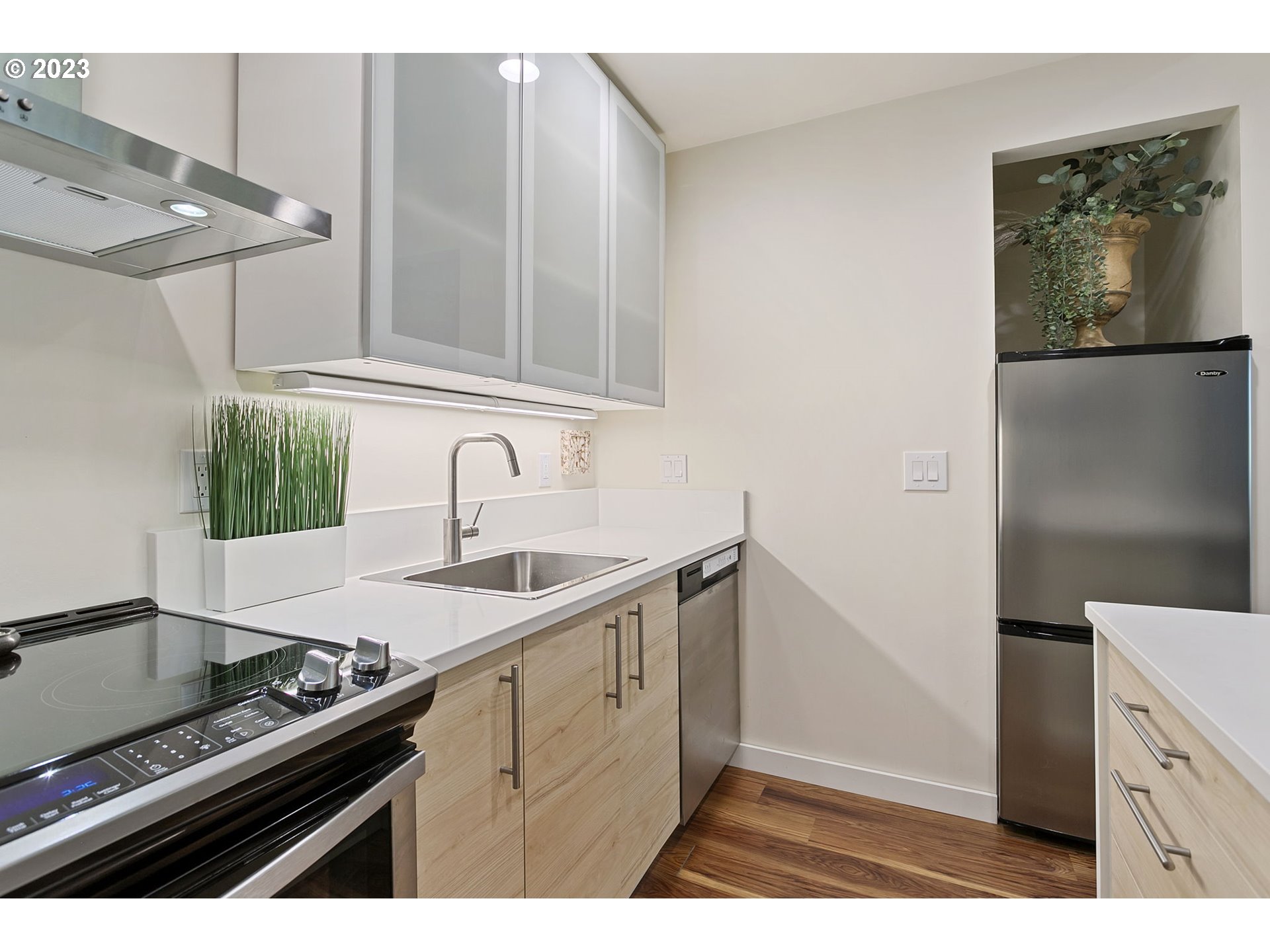 7734 Southwest Barnes Road, Unit D Portland, OR 97225 - Photo 16 of 41 Gallery Image 16