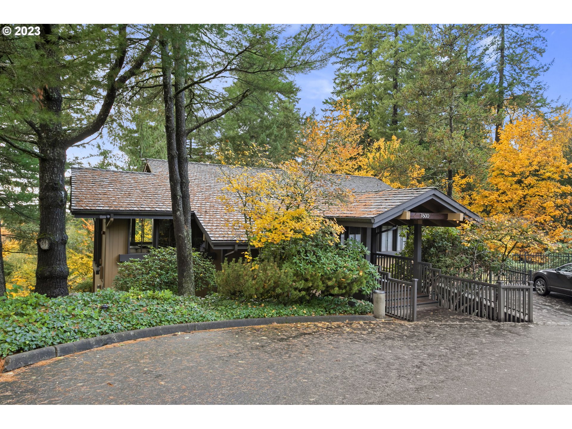 7734 Southwest Barnes Road, Unit D Portland, OR 97225 - Photo 32 of 41 Gallery Image 32