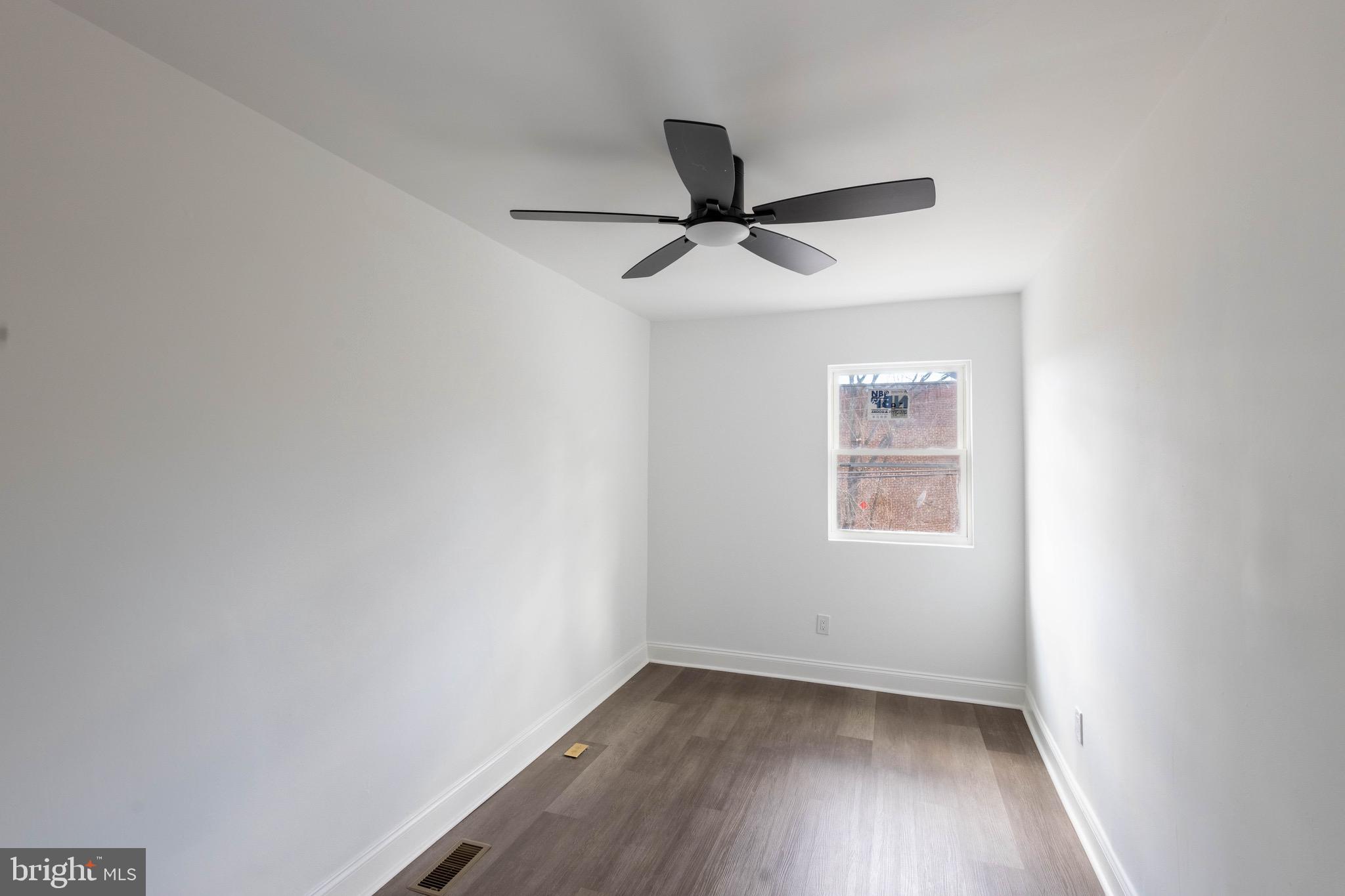 3905 8th Street Baltimore, MD 21225 - Photo 19 of 28