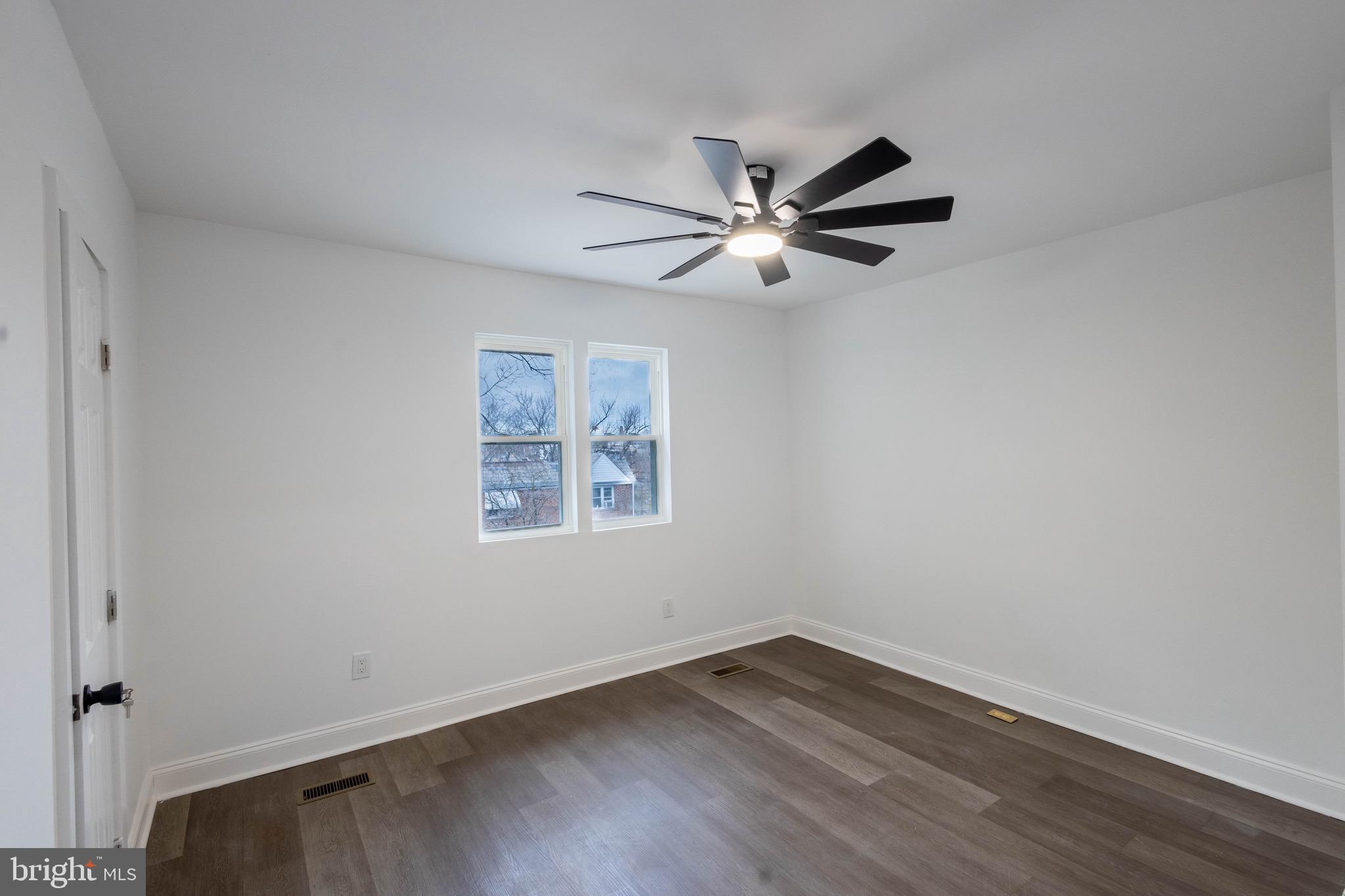 3905 8th Street Baltimore, MD 21225 - Photo 21 of 28