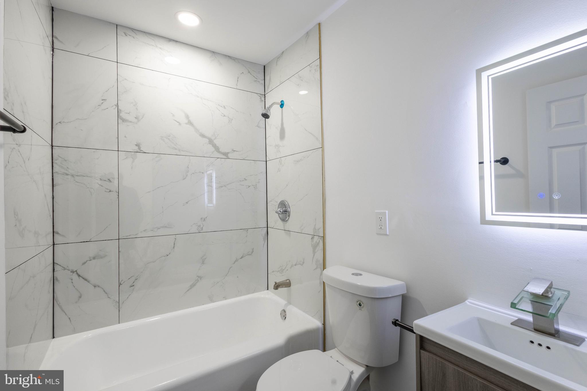 3905 8th Street Baltimore, MD 21225 - Photo 23 of 28