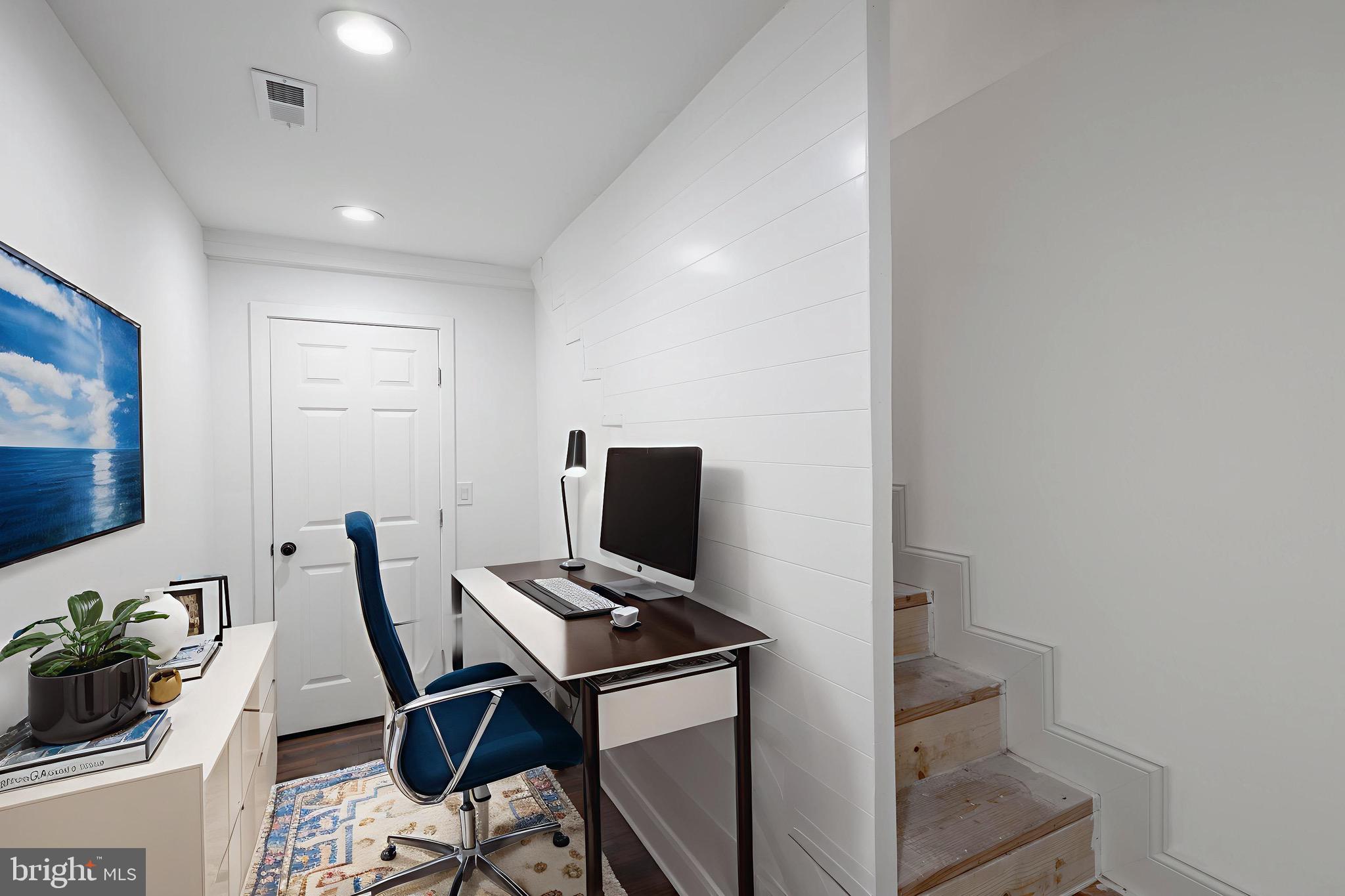 3905 8th Street Baltimore, MD 21225 - Photo 8 of 28