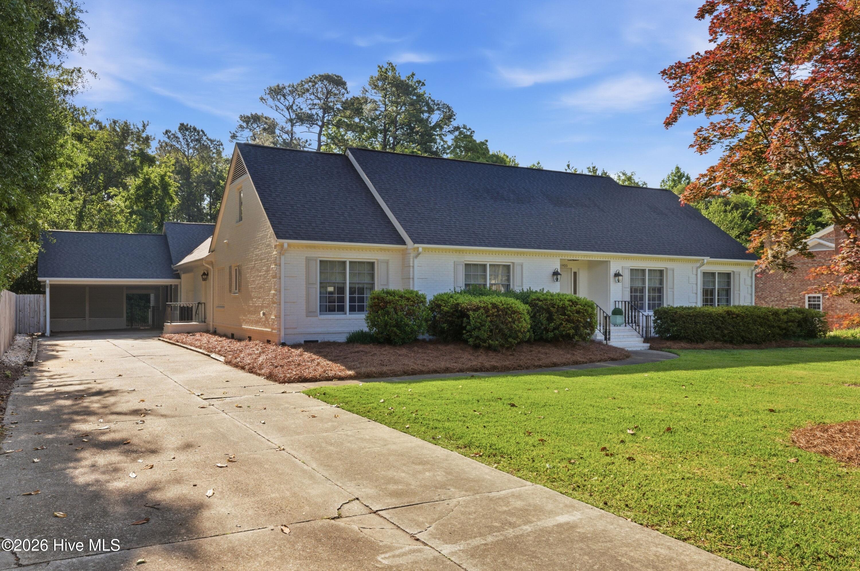 1925 Hawthorne Road Wilmington, NC 28403 - Photo 1 of 52 001_1925_hawthorne_road-1_342