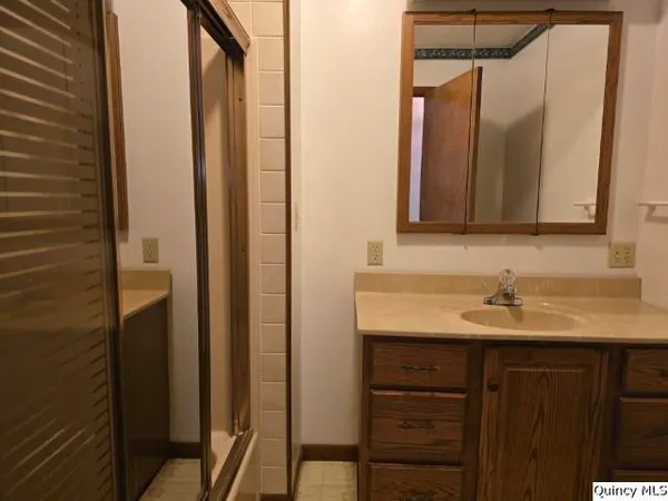 $169,000 | 400 4th Street, Carthage, IL 62321