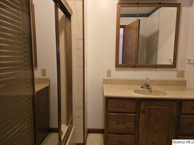 400 4th Street Carthage, IL 62321 - Photo 14 of 27
