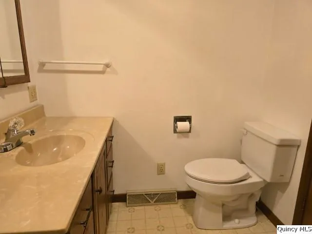 $169,000 | 400 4th Street, Carthage, IL 62321