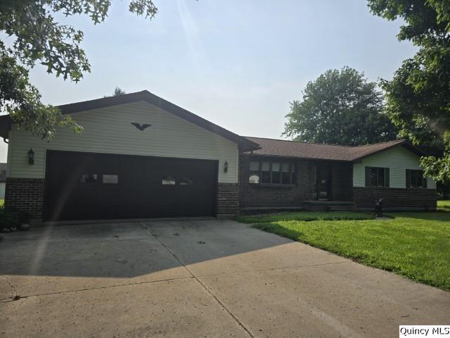 400 4th Street Carthage, IL 62321 - Photo 22 of 27