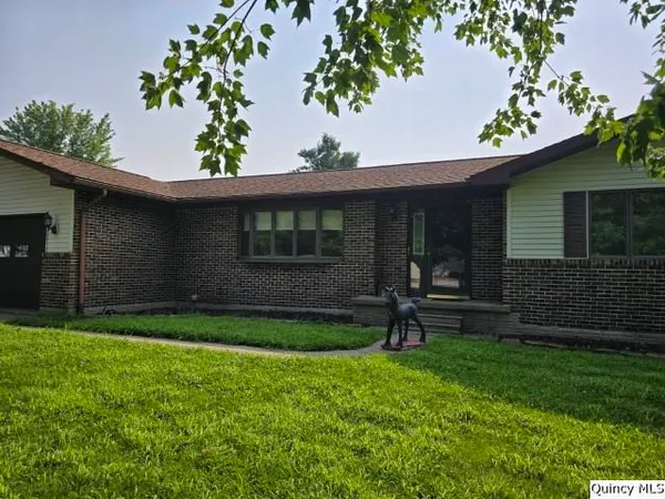 $169,000 | 400 4th Street, Carthage, IL 62321