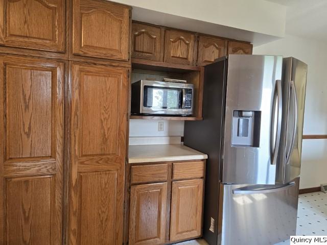 400 4th Street Carthage, IL 62321 - Photo 6 of 27