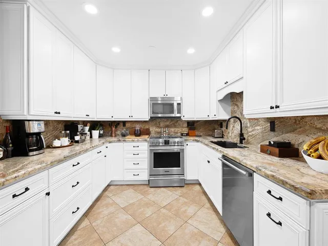 $699,999 | 812 Northwest 26th Street, Wilton Manors, FL 33311