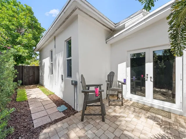 $699,999 | 812 Northwest 26th Street, Wilton Manors, FL 33311