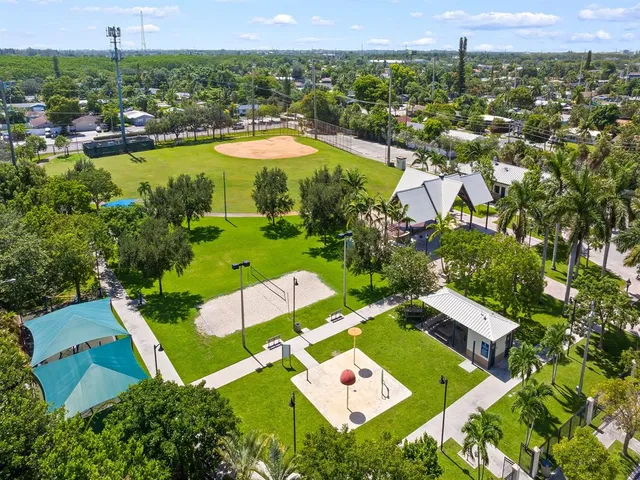 $699,999 | 812 Northwest 26th Street, Wilton Manors, FL 33311