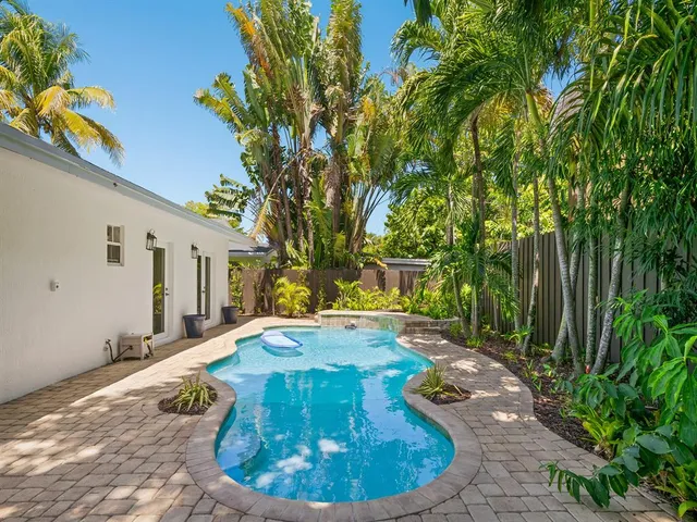 $699,999 | 812 Northwest 26th Street, Wilton Manors, FL 33311