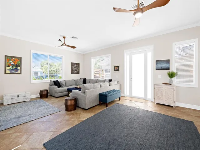 $699,999 | 812 Northwest 26th Street, Wilton Manors, FL 33311