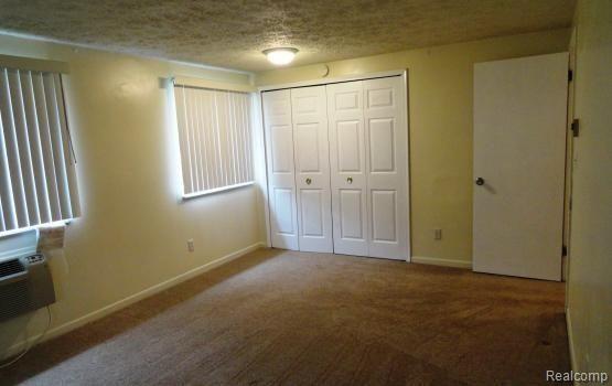 4099 Airport Road Waterford, MI 48329 - Photo 6 of 15