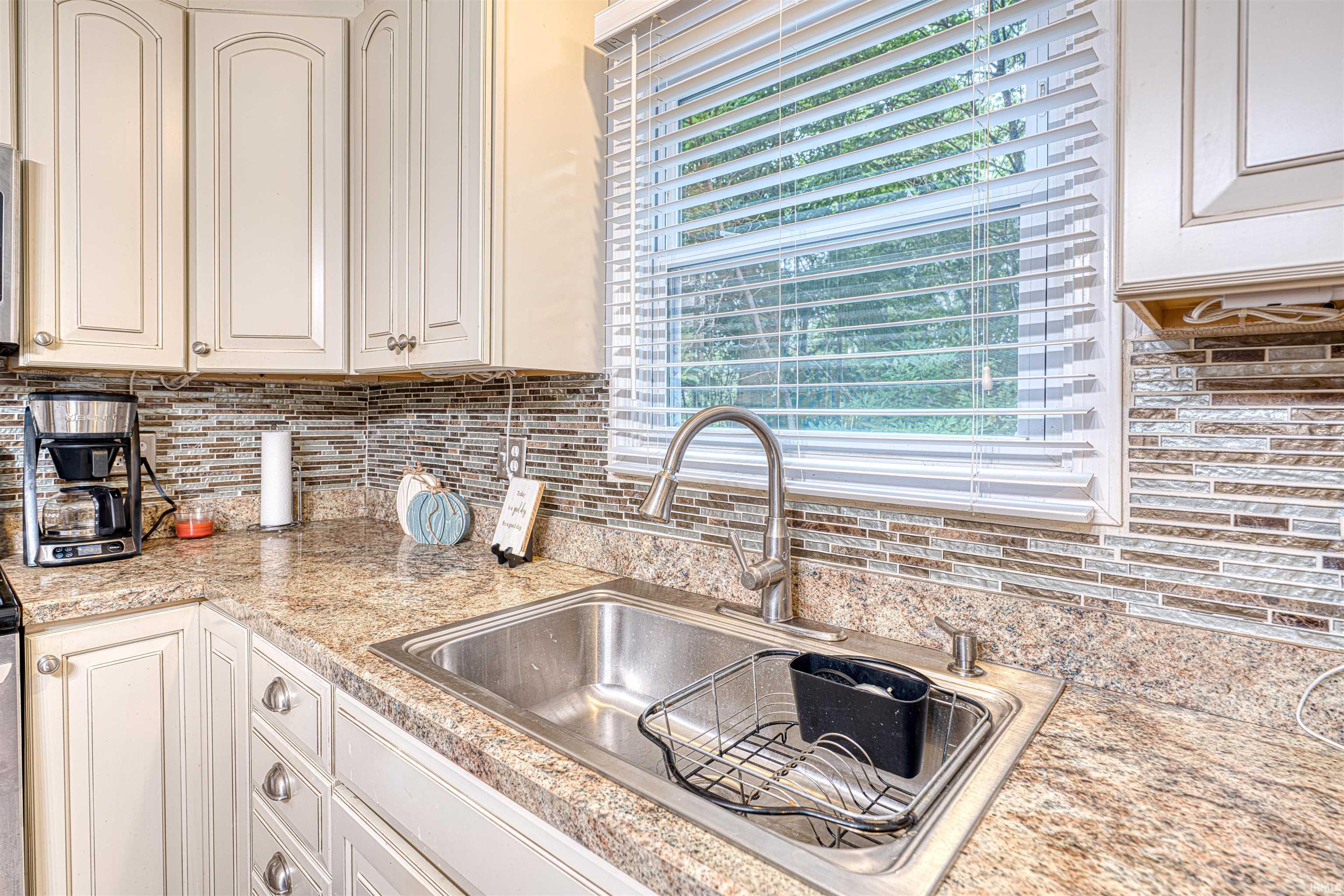 5712 Hausman Road Mount Vernon, IN 47620 - Photo 16 of 36