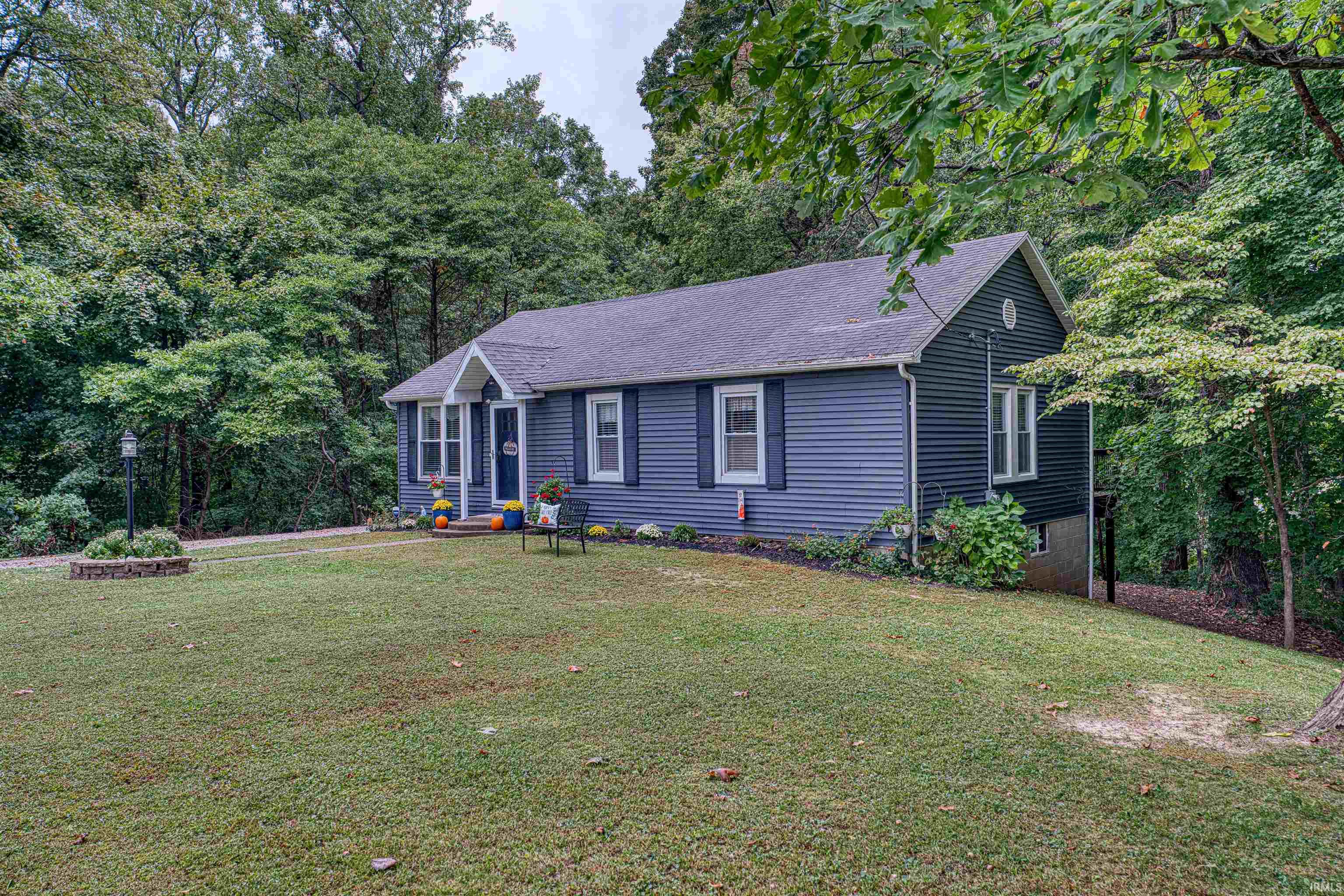 5712 Hausman Road Mount Vernon, IN 47620 - Photo 2 of 36