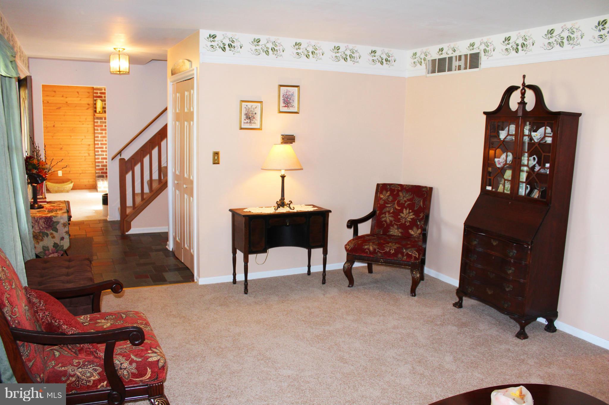 4021 Franklinville Road New Windsor, MD 21776 - Photo 4 of 30 Living Room