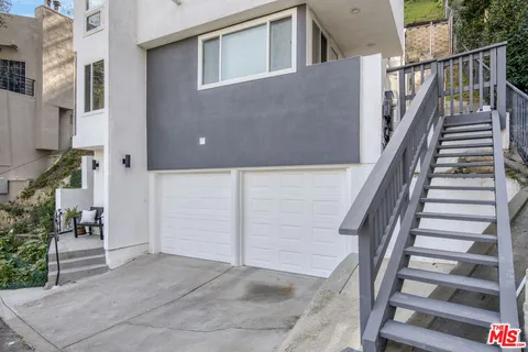 a view of entryway and hall