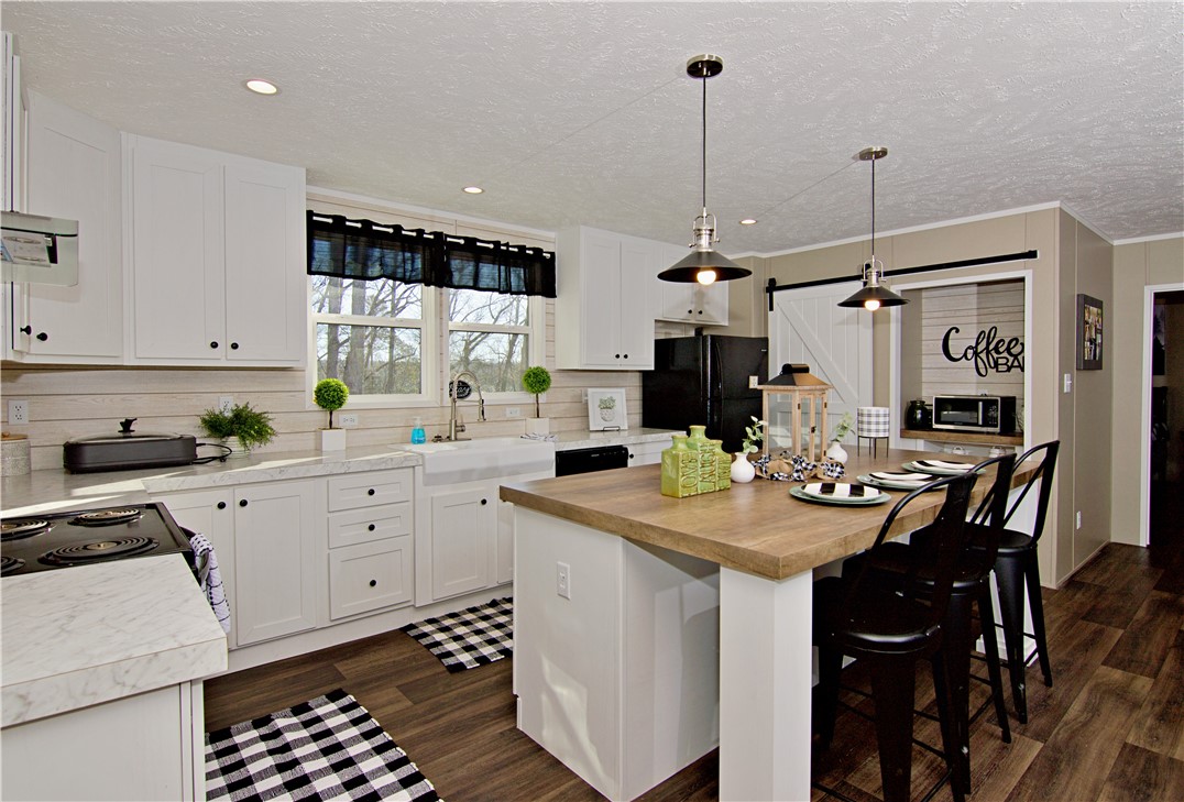 426 Charlies Creek Road Iva, SC 29655 - Photo 1 of 22 Gallery Image 1