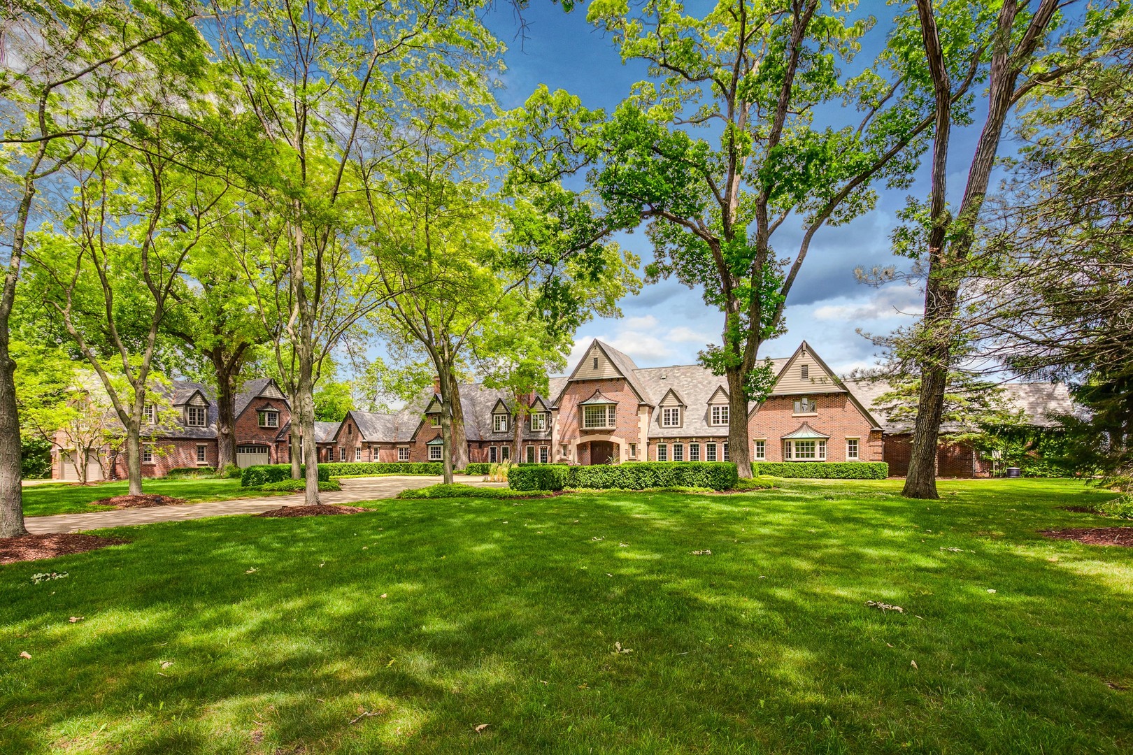 670 Arden Shore Road Lake Bluff, IL 60044 - Photo 2 of 56