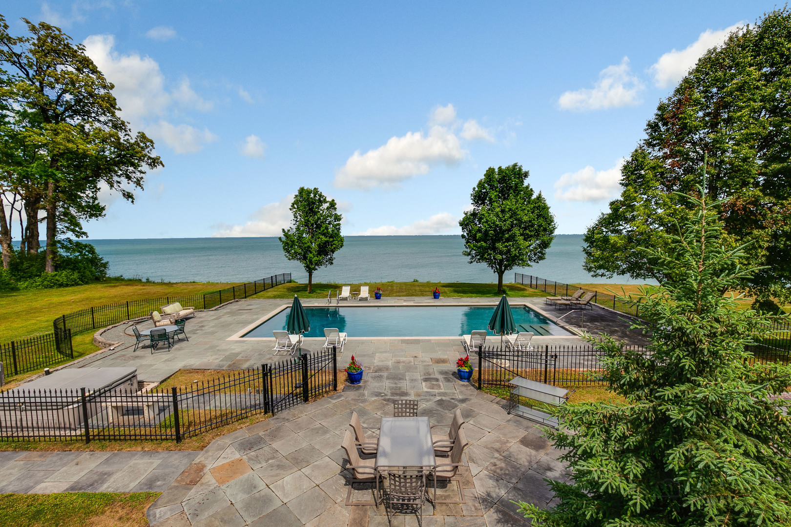 670 Arden Shore Road Lake Bluff, IL 60044 - Photo 18 of 56