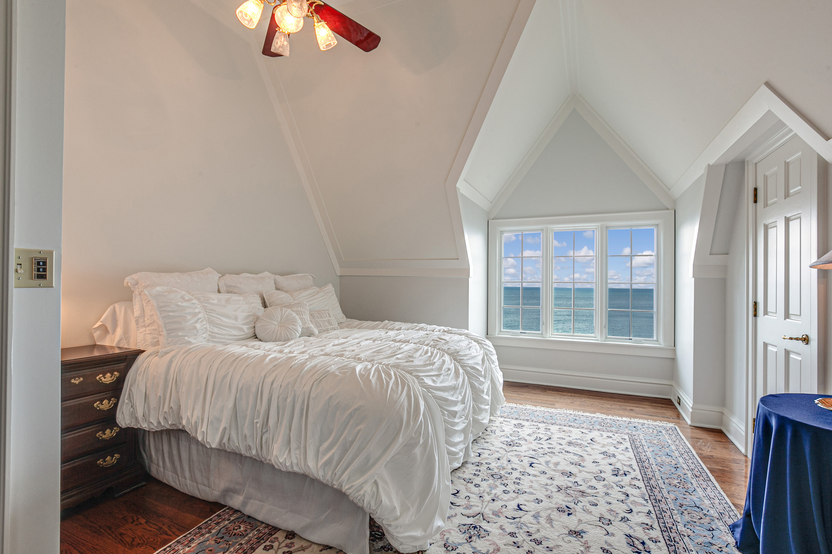 670 Arden Shore Road Lake Bluff, IL 60044 - Photo 31 of 56 a bedroom with a bed and a window