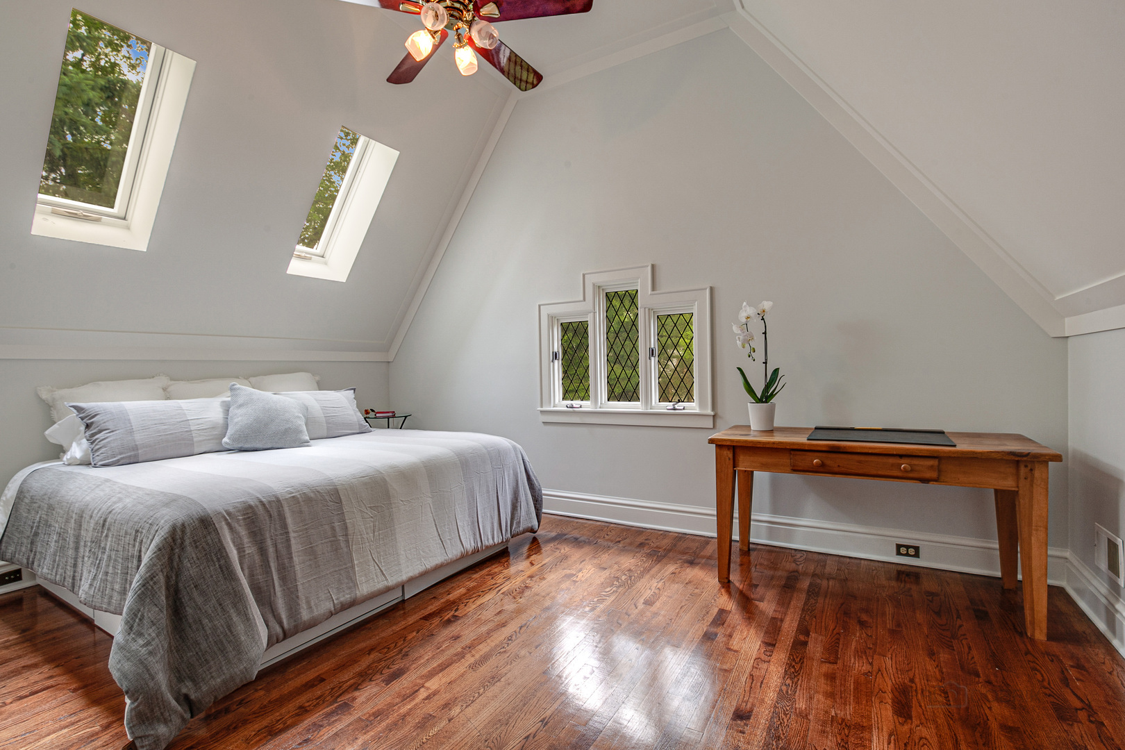 670 Arden Shore Road Lake Bluff, IL 60044 - Photo 32 of 56 a bedroom with a bed and a window