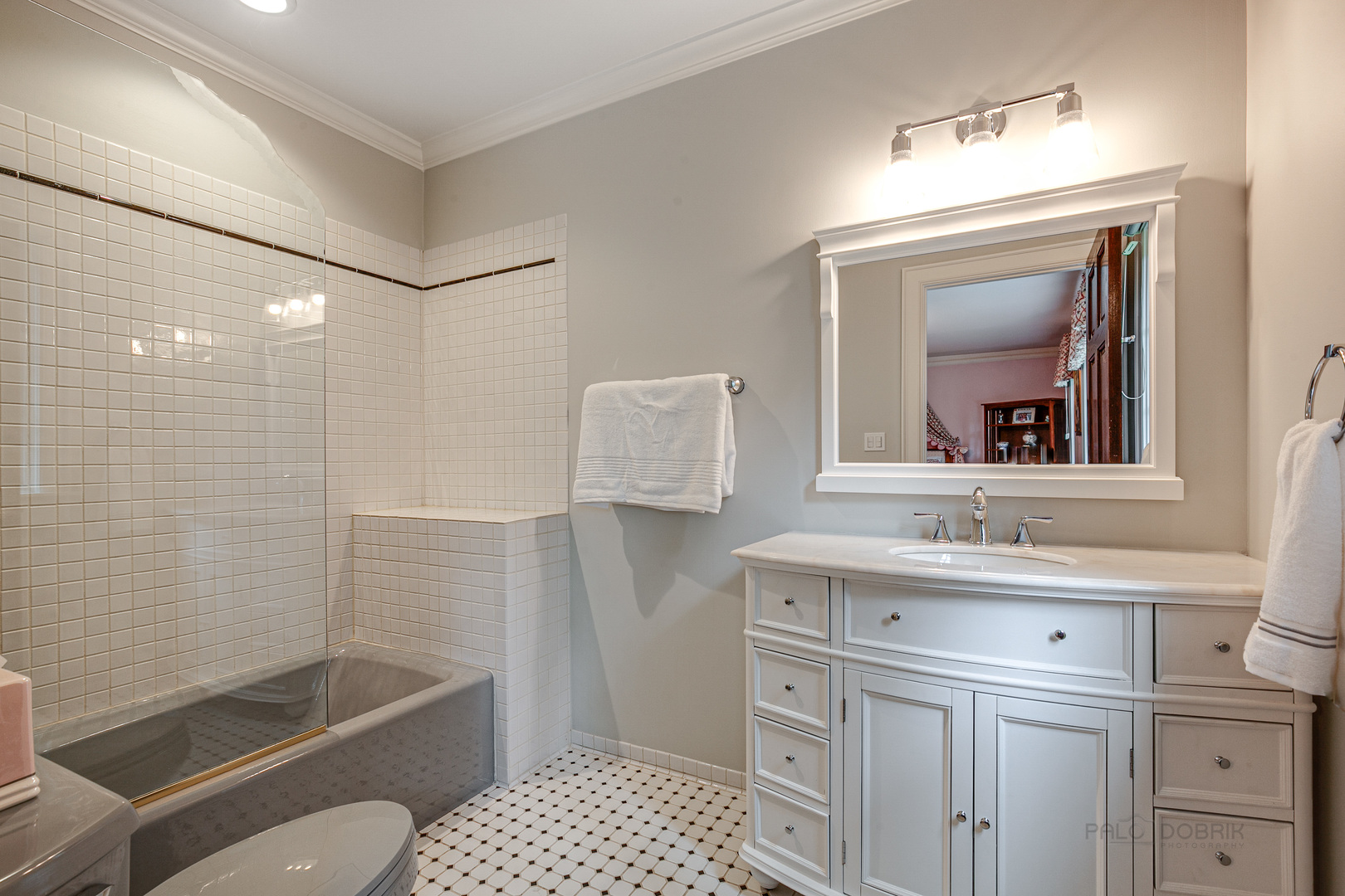 670 Arden Shore Road Lake Bluff, IL 60044 - Photo 34 of 56 a bathroom with a sink a toilet and shower