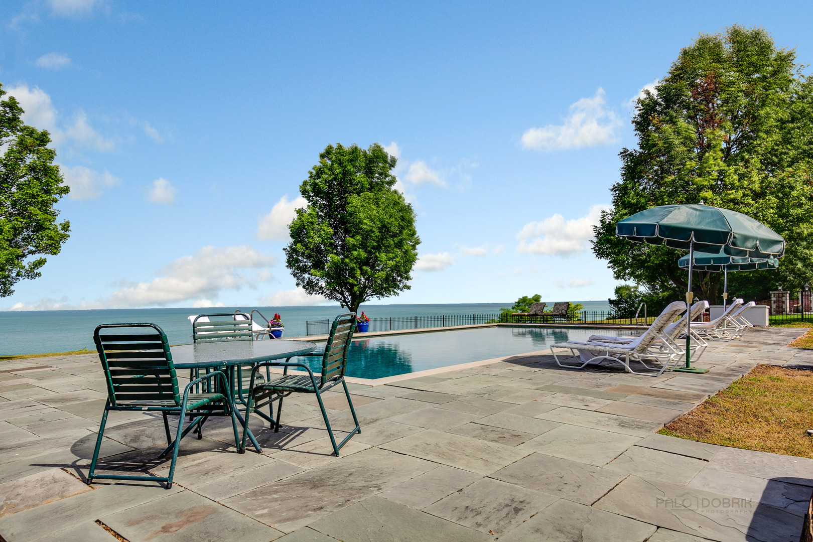 670 Arden Shore Road Lake Bluff, IL 60044 - Photo 45 of 56 a view of backyard with sitting area