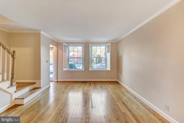 $3,300 | 4608 34th Street South, Arlington, VA 22206