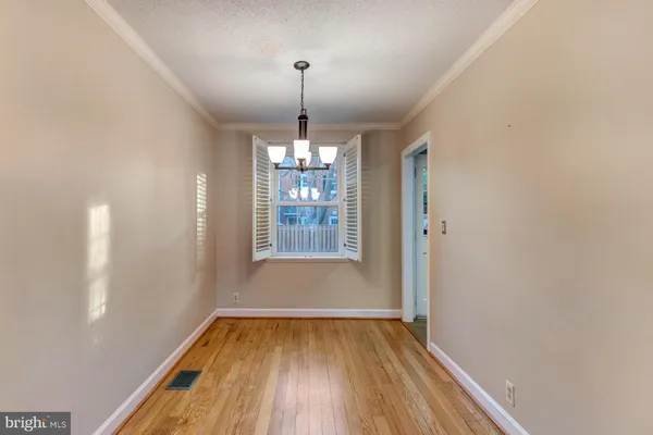 $3,300 | 4608 34th Street South, Arlington, VA 22206