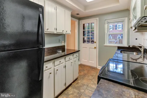 $3,300 | 4608 34th Street South, Arlington, VA 22206