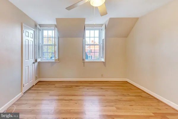 $3,300 | 4608 34th Street South, Arlington, VA 22206