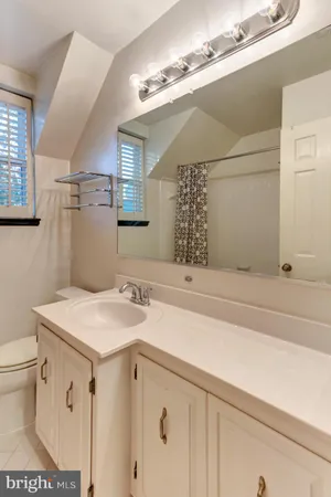 $3,300 | 4608 34th Street South, Arlington, VA 22206