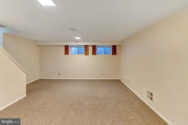 $3,300 | 4608 34th Street South, Arlington, VA 22206