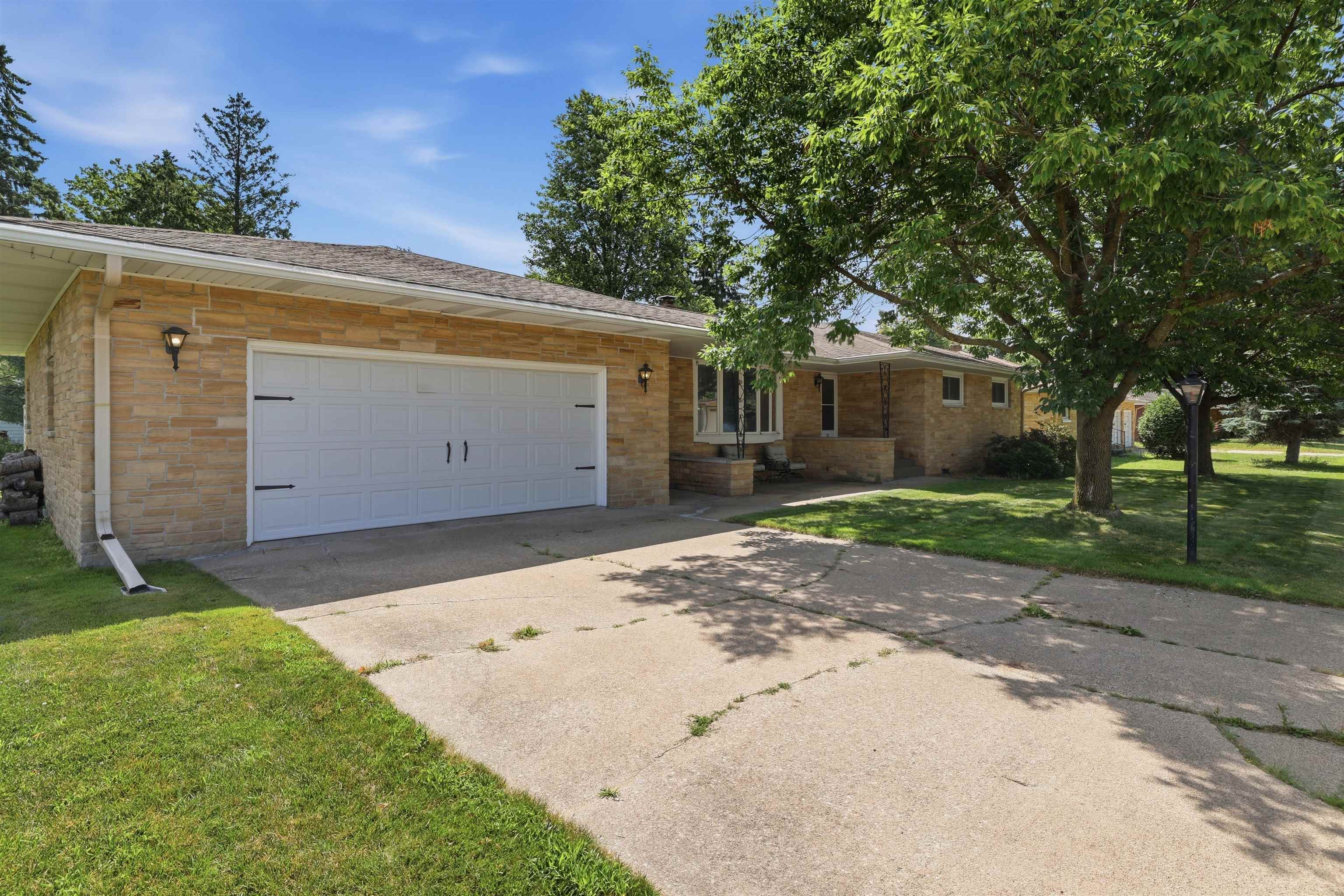 211 Meadow Street Stevens Point, WI 54481 - Photo 2 of 54 Gallery Image 2