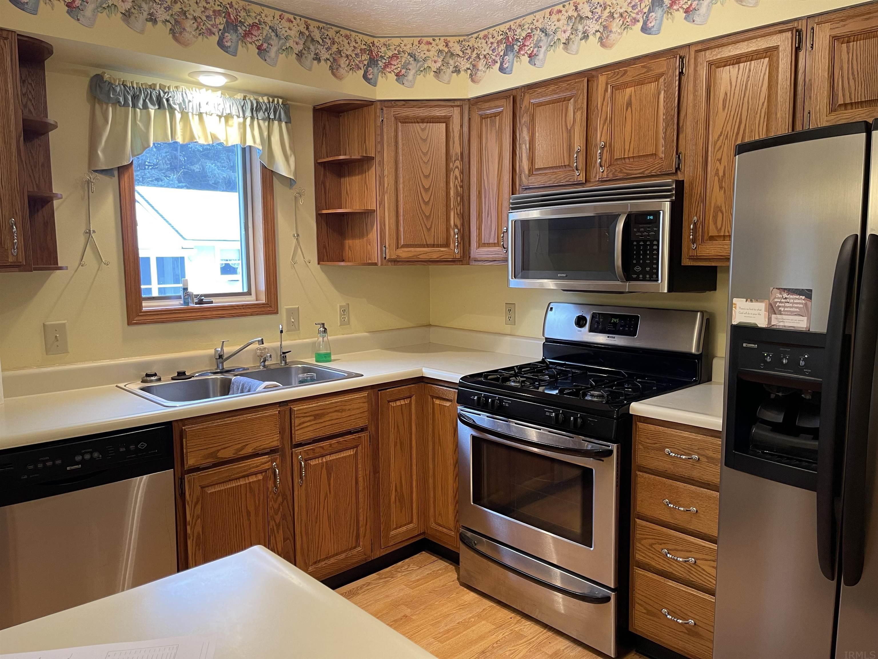 8787 East Black Point Road Syracuse, IN 46567 - Photo 4 of 19 Gallery Image 4