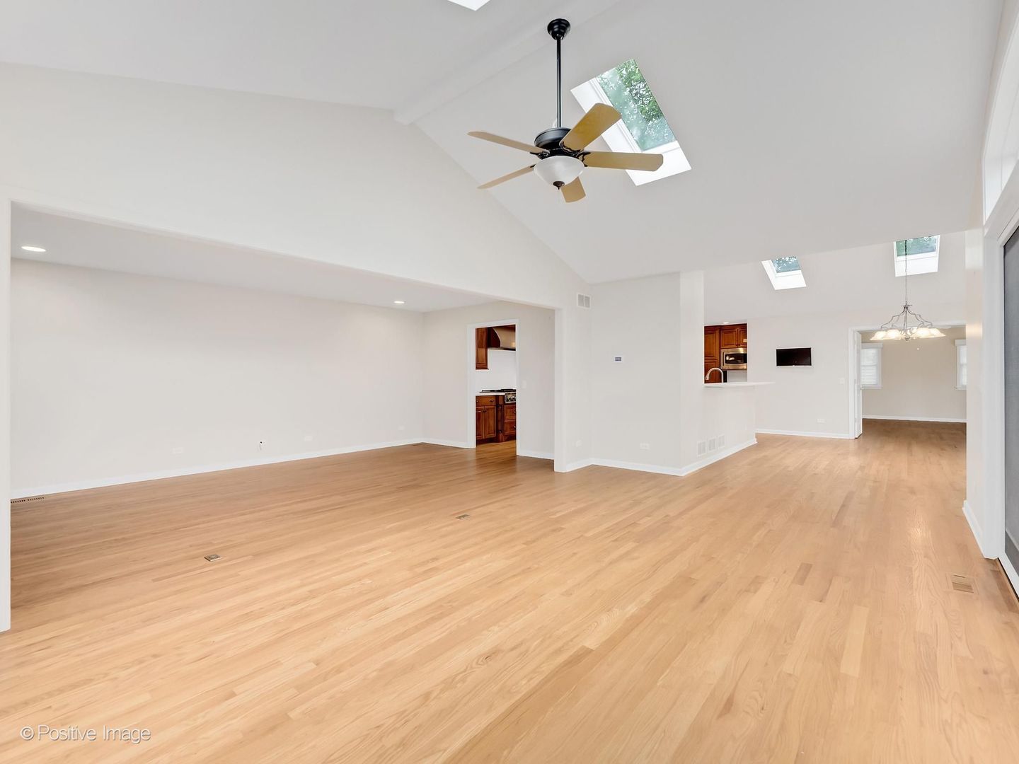 2S560 Seneca Drive Wheaton, IL 60189 - Photo 10 of 39