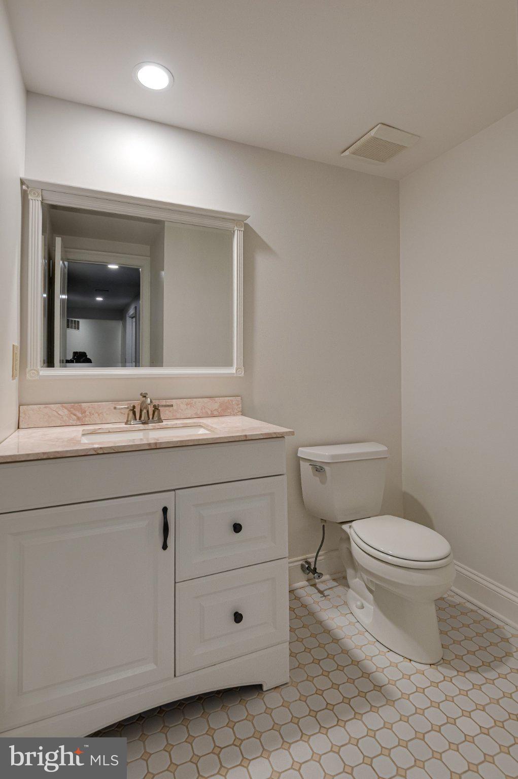 952 Lafayette Road Bryn Mawr, PA 19010 - Photo 76 of 87 Elegant bathroom with modern finishes.
