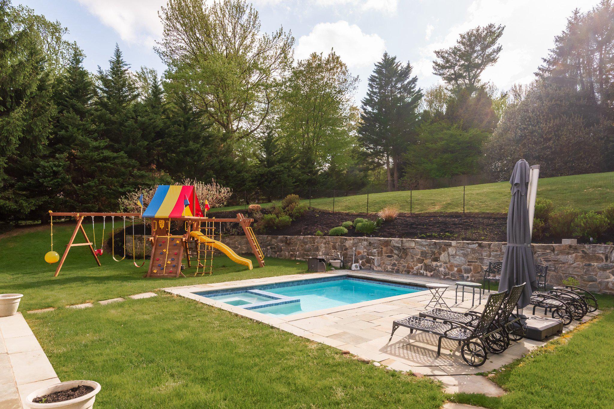 952 Lafayette Road Bryn Mawr, PA 19010 - Photo 77 of 87 Flat lower tier yard off sunroom