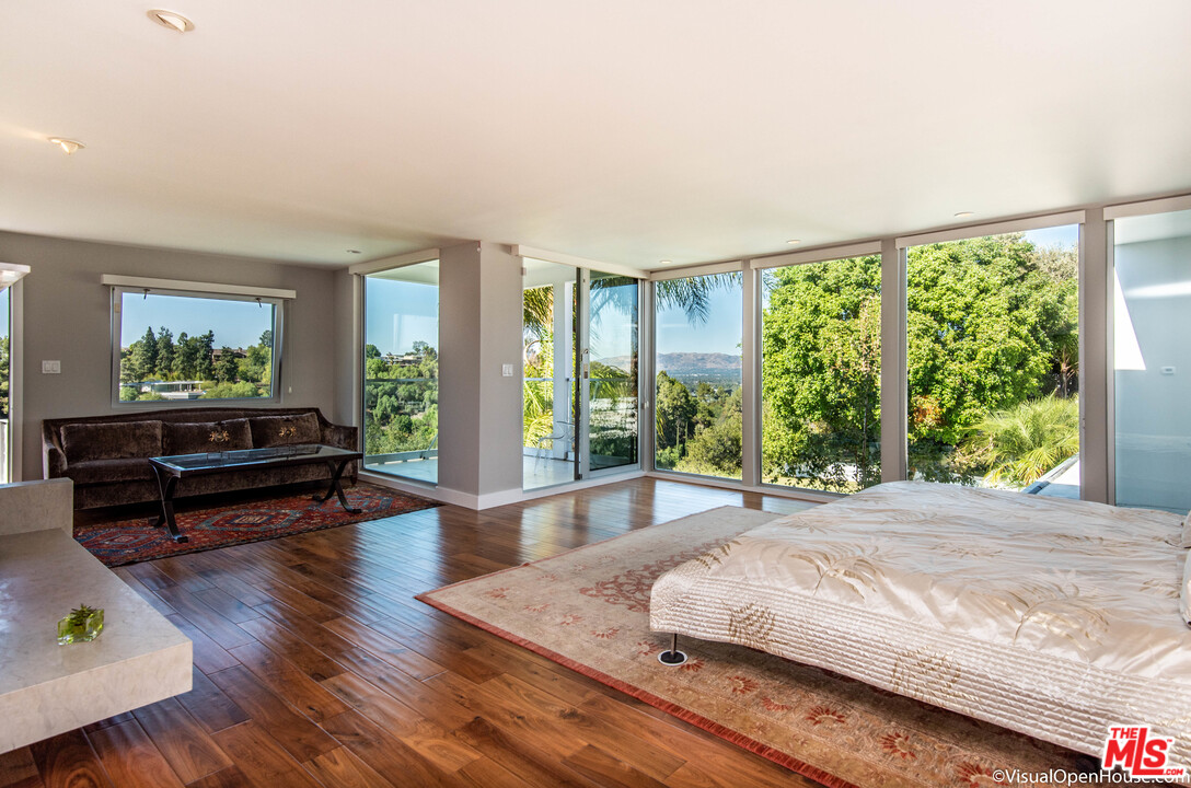 15958 High Knoll Road Encino, CA 91436 - Photo 14 of 26
