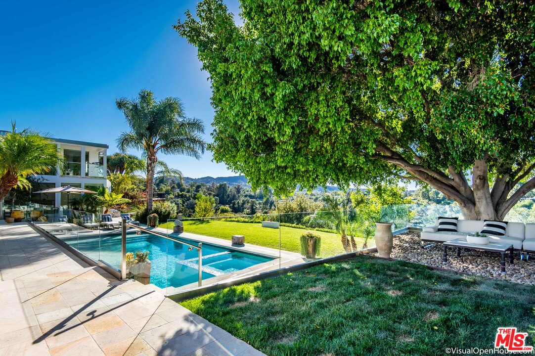 15958 High Knoll Road Encino, CA 91436 - Photo 23 of 26
