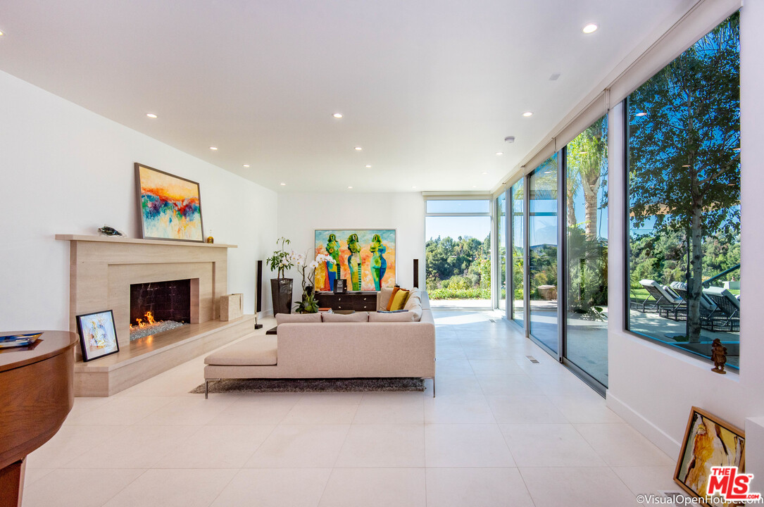 15958 High Knoll Road Encino, CA 91436 - Photo 8 of 26