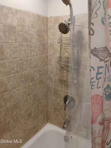 $1,250 | 15 Arcadia Avenue, Unit 1, Albany, NY 12209