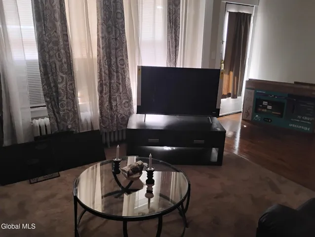 $1,250 | 15 Arcadia Avenue, Unit 1, Albany, NY 12209