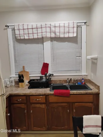 $1,250 | 15 Arcadia Avenue, Unit 1, Albany, NY 12209
